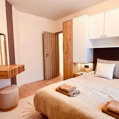 Design Lux 2 Bedroom *