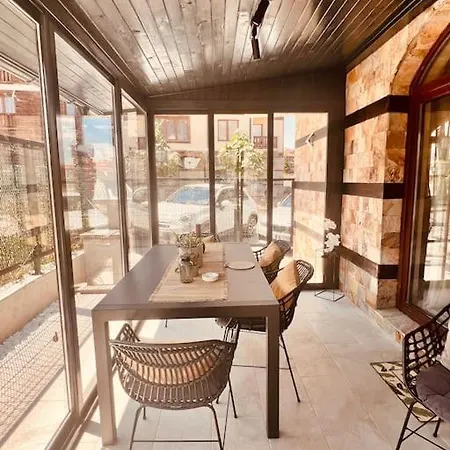 Design Lux 2 Bedroom *